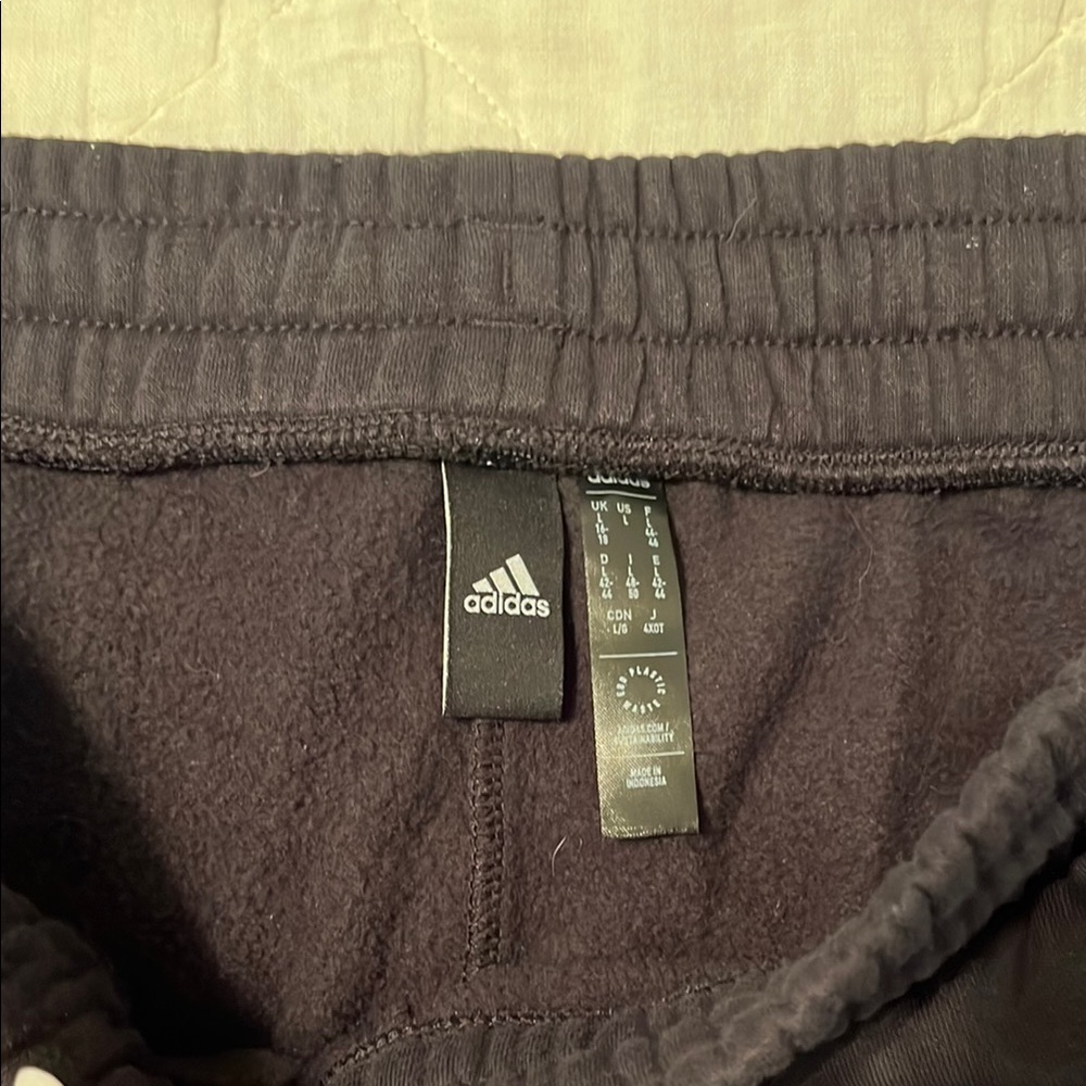 Adidas Jogger/Sweatpant - Picture 14 of 14